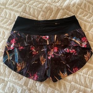 Lululemon speed up short. 2.5”